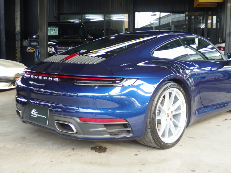 ポルシェ&nbsp;911(Type992)&nbsp;カレラ4　PDK　スポーツクロノ　レザーインテリア　シートヒーター&nbsp;中古車