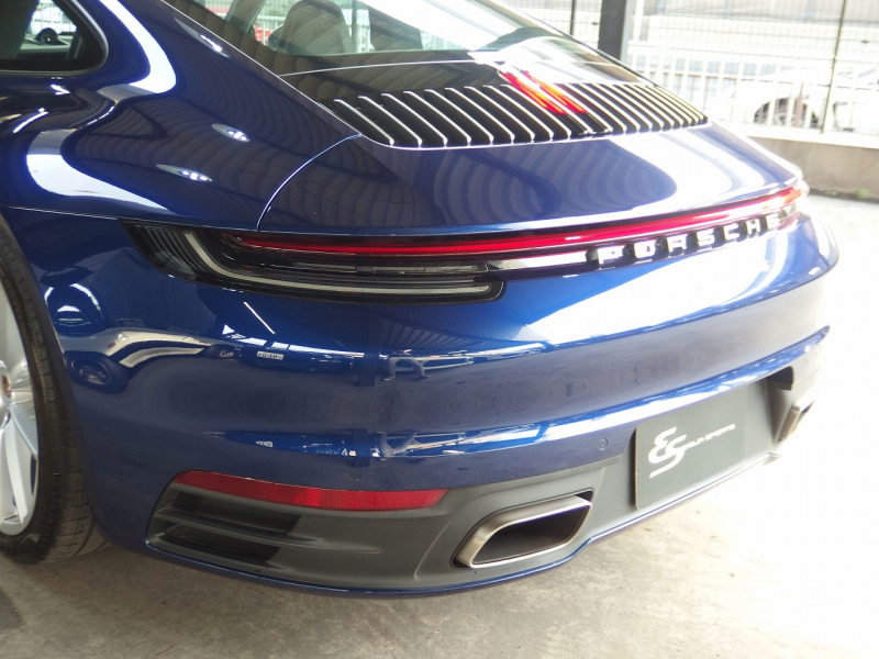 ポルシェ&nbsp;911(Type992)&nbsp;カレラ4　PDK　スポーツクロノ　レザーインテリア　シートヒーター&nbsp;中古車