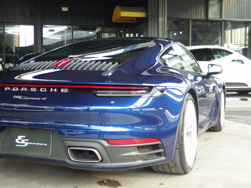 ポルシェ&nbsp;911(Type992)&nbsp;カレラ4　PDK　スポーツクロノ　レザーインテリア　シートヒーター&nbsp;中古車