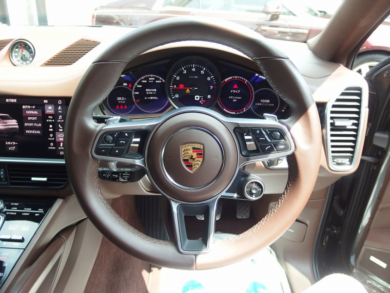ポルシェ&nbsp;カイエンクーペ&nbsp;正規ディーラー車　スポーツクロノPKG　スポーツデザイン　パノラマサンルーフ&nbsp;中古車