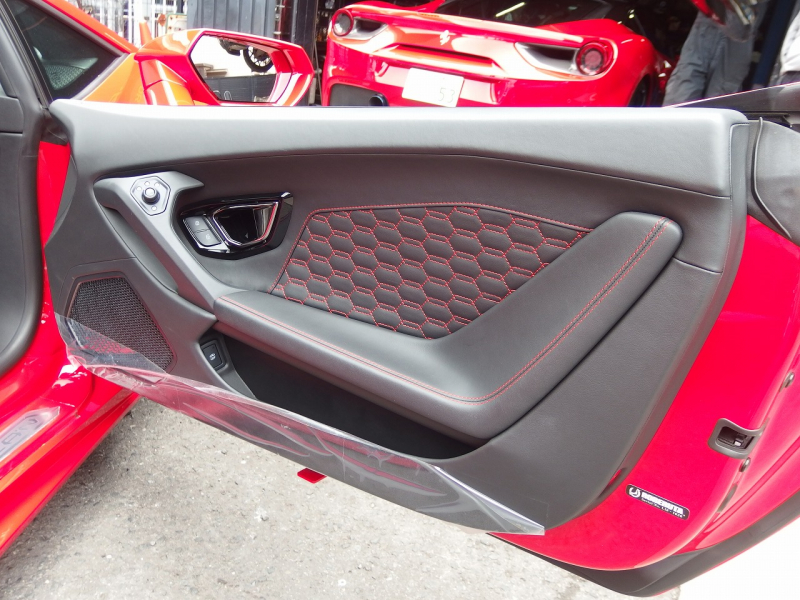 ランボルギーニ&nbsp;ウラカン&nbsp;スパイダー　LP580-2　RWD　正規ディーラー車　右ハンドル&nbsp;中古車
