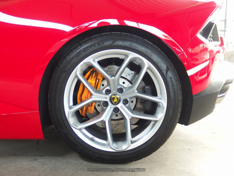 ランボルギーニ&nbsp;ウラカン&nbsp;スパイダー　LP580-2　RWD　正規ディーラー車　右ハンドル&nbsp;中古車