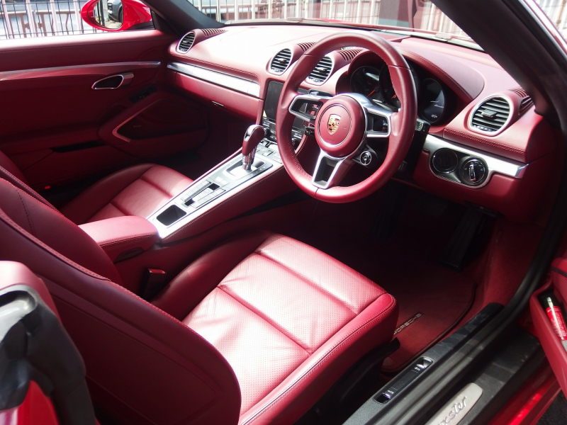 ポルシェ&nbsp;718 ボクスター&nbsp;PDK　正規ディーラー車　右ハンドル&nbsp;中古車