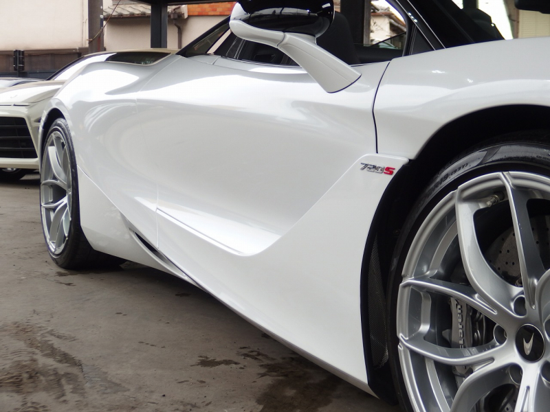 マクラーレン&nbsp;720S&nbsp;スパイダー　正規ディーラー車　左ハンドル　フロントリフトシステム&nbsp;中古車