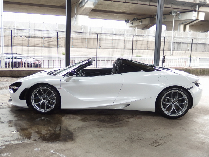 マクラーレン&nbsp;720S&nbsp;スパイダー　正規ディーラー車　左ハンドル　フロントリフトシステム&nbsp;中古車
