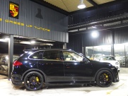 ポルシェ&nbsp;カイエン&nbsp;V6 新車並行　左H&nbsp;中古車