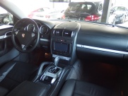 ポルシェ&nbsp;カイエン&nbsp;カイエンS　ディーラー車　左ハンドル　サンルーフ&nbsp;中古車