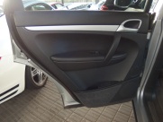 ポルシェ&nbsp;カイエン&nbsp;カイエンS　ディーラー車　左ハンドル　サンルーフ&nbsp;中古車