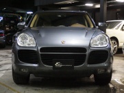 ポルシェ カイエン ターボ　ディーラー車　左ハンドル　エアサス　サンルーフ 中古車