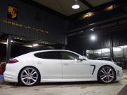 ポルシェ&nbsp;パナメーラ&nbsp;S ディーラー車　EUR-GT　２２inアルミ　右ハンドル　エアサス　サンルーフ&nbsp;中古車