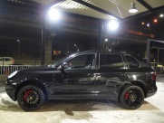 ポルシェ&nbsp;カイエン&nbsp;ターボ　左ハンドル　エアサス　サンルーフ　21inアルミ&nbsp;中古車