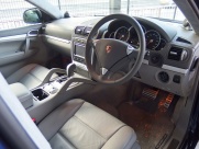 ポルシェ カイエン ターボ　ディーラー車　スマートキー　右ハンドル　サンルーフ 中古車