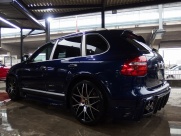 ポルシェ カイエン ターボ　ディーラー車　スマートキー　右ハンドル　サンルーフ 中古車