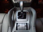 ポルシェ カイエン ターボ　ディーラー車　スマートキー　右ハンドル　サンルーフ 中古車