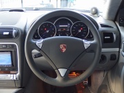 ポルシェ カイエン ターボ　ディーラー車　スマートキー　右ハンドル　サンルーフ 中古車
