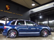 ポルシェ カイエン ターボ　ディーラー車　スマートキー　右ハンドル　サンルーフ 中古車