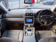 ポルシェ カイエン ターボ　ディーラー車　スマートキー　右ハンドル　サンルーフ 中古車