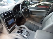 ポルシェ カイエン ターボ　ディーラー車　スマートキー　右ハンドル　サンルーフ 中古車