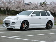 ポルシェ&nbsp;カイエン&nbsp;V6 EUR-GT フルエアロ　TIP-S　右H&nbsp;中古車