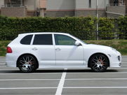 ポルシェ&nbsp;カイエン&nbsp;V6 EUR-GT フルエアロ　TIP-S　右H&nbsp;中古車