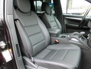 ポルシェ カイエン Ｖ６　後期モデル 中古車