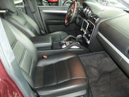 ポルシェ カイエン カイエンターボ　ディーラー車　左ハンドル 中古車