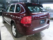 ポルシェ カイエン カイエンターボ　ディーラー車　左ハンドル 中古車