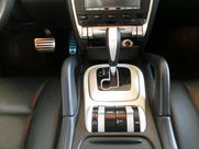 ポルシェ&nbsp;カイエン&nbsp;ターボ　ディーラー車　左H&nbsp;中古車