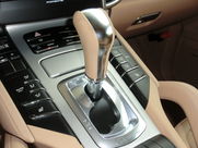 ポルシェ カイエン Sハイブリッド　パノラマサンルーフ　D車　左H 中古車