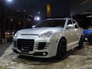 ポルシェ カイエン カイエンターボ　ディーラー車　左ハンドル 中古車