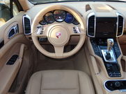 ポルシェ&nbsp;カイエン&nbsp;V6 新車並行　左H&nbsp;中古車