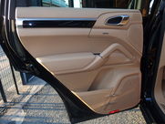 ポルシェ&nbsp;カイエン&nbsp;V6 新車並行　左H&nbsp;中古車