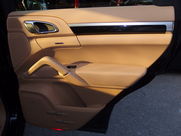 ポルシェ&nbsp;カイエン&nbsp;V6 新車並行　左H&nbsp;中古車