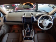 ポルシェ&nbsp;カイエン&nbsp;V6　EUR-GTフルエアロ　ディーラー車　右ハンドル&nbsp;中古車