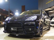 ポルシェ&nbsp;カイエン&nbsp;V6　EUR-GTフルエアロ　ディーラー車　右ハンドル&nbsp;中古車