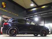 ポルシェ&nbsp;カイエン&nbsp;V6　EUR-GTフルエアロ　ディーラー車　右ハンドル&nbsp;中古車