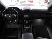 ポルシェ カイエン V6 左ハンドル サンルーフ シートヒーター 中古車