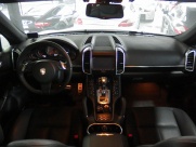 ポルシェ カイエン S ディーラー車　左ハンドル　 中古車