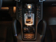 ポルシェ カイエン S ディーラー車　左ハンドル　 中古車