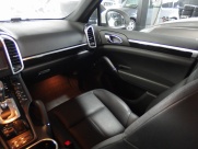 ポルシェ カイエン S ディーラー車　左ハンドル　 中古車