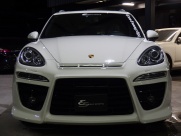 ポルシェ カイエン S ディーラー車　左ハンドル　 中古車