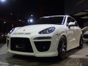 ポルシェ カイエン S ディーラー車　左ハンドル　 中古車