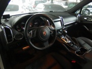 ポルシェ カイエン S ディーラー車　左ハンドル　 中古車