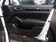 ポルシェ カイエン S ディーラー車　左ハンドル　 中古車