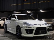 ポルシェ カイエン V6　左ハンドル　サンルーフ　シートヒーター 中古車