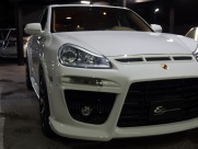 ポルシェ カイエン V6　左ハンドル　サンルーフ　シートヒーター 中古車