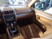 ポルシェ カイエン V6　左ハンドル　サンルーフ　シートヒーター 中古車