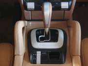 ポルシェ カイエン V6　左ハンドル　サンルーフ　シートヒーター 中古車