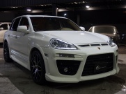 ポルシェ カイエン V6　左ハンドル　サンルーフ　シートヒーター 中古車