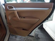 ポルシェ カイエン V6　左ハンドル　サンルーフ　シートヒーター 中古車